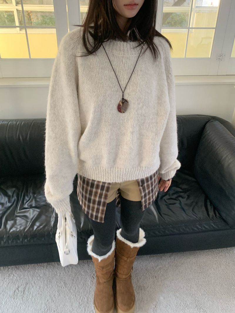 Lorne Soft Airy Raglan Long Sleeve Knit