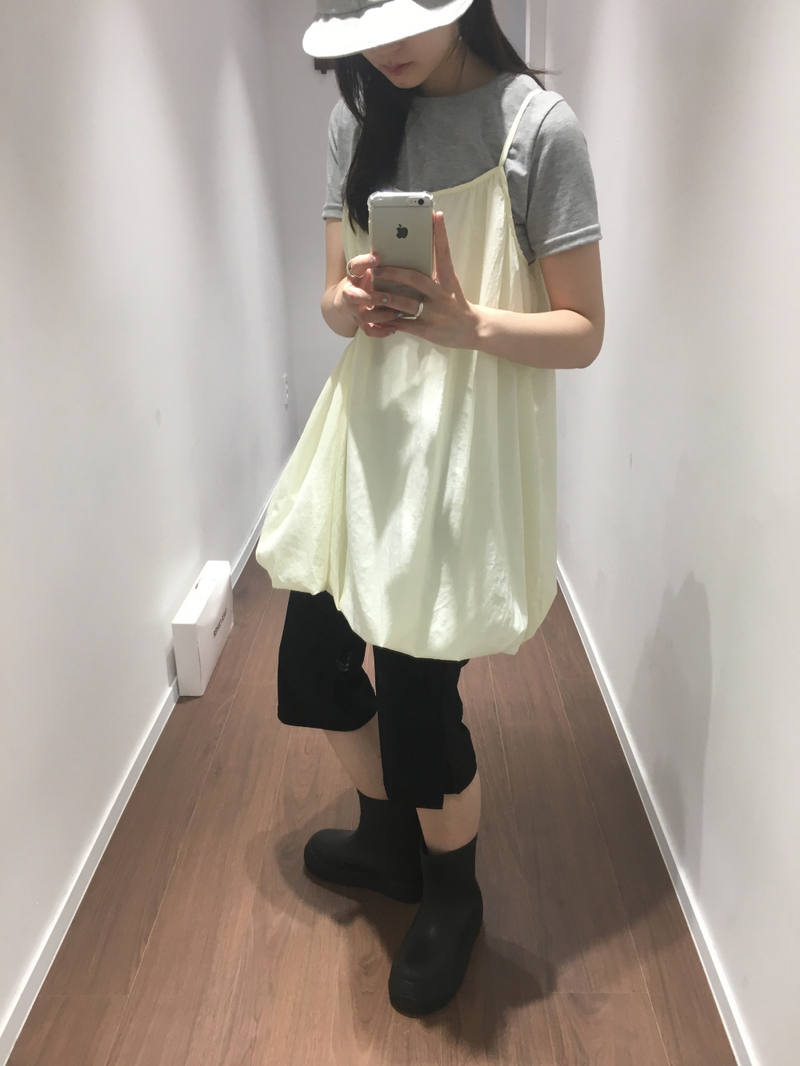 Urban Slit Capri Pants (1color)