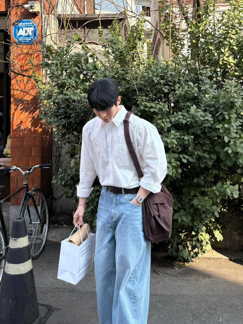 Indigo curved denim pants