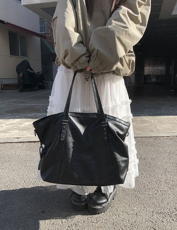 anyonemore（エニーワンモアー）の「Pio Three Star Studded Shoulder Bag（Bags）」