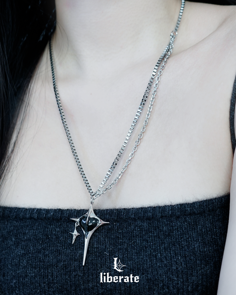 [Choi Ye Na, Chu, Lee Chae Yeon Pick] Cross Black Heart Square Chain Necklace