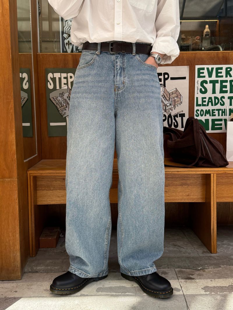 AVAND(アバンド)の「Indigo curved denim pants(Pants)」