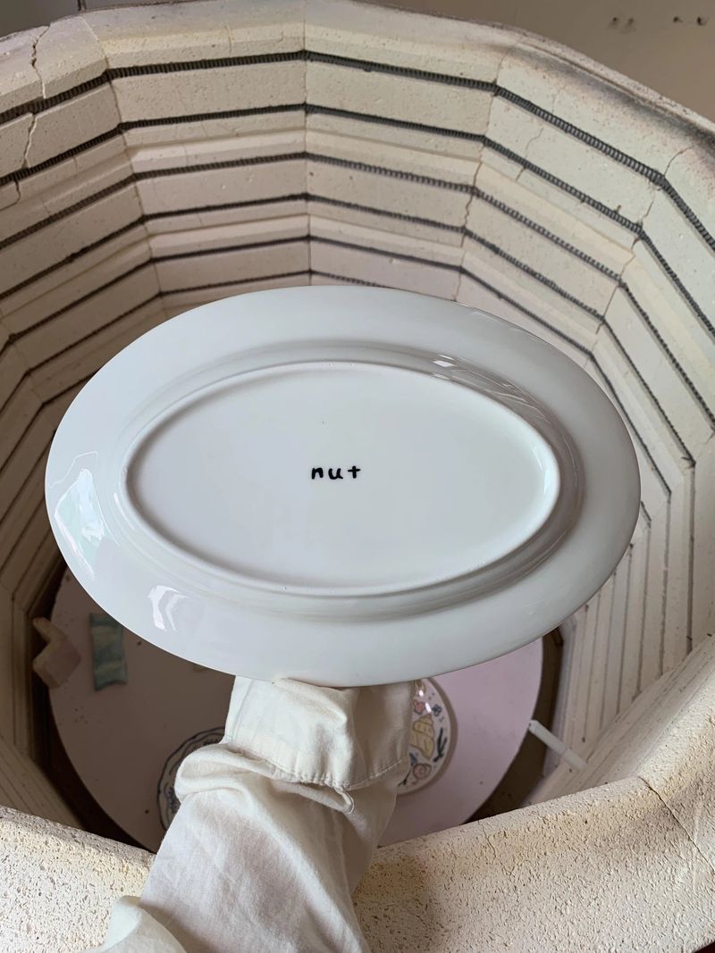 nut mini dot oval plate