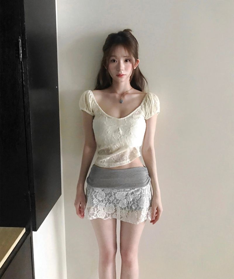 cloudemotion（クラウドエモーション）の「[ mauve vintage🌹 ] ペタルローズレースシャーリングミニsk（スカート）」