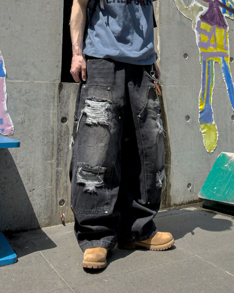 JIIGEUM（ジグム）の「Devon Carpenter Wide Distressed Denim（Pants）」
