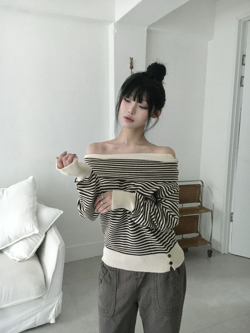button kitty knit