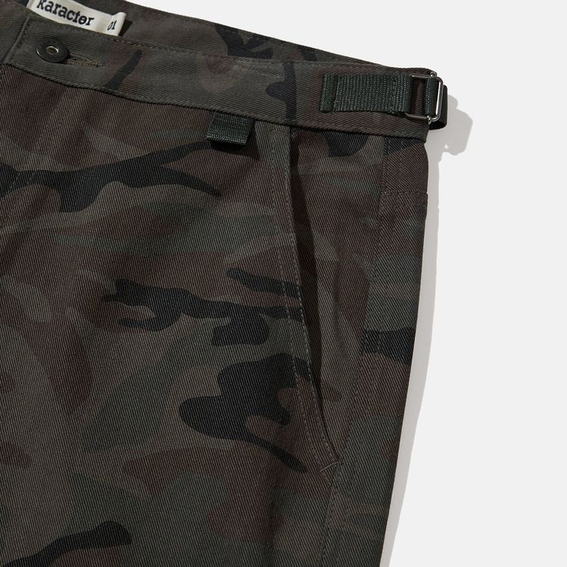 Lumping cargo pants / Camo