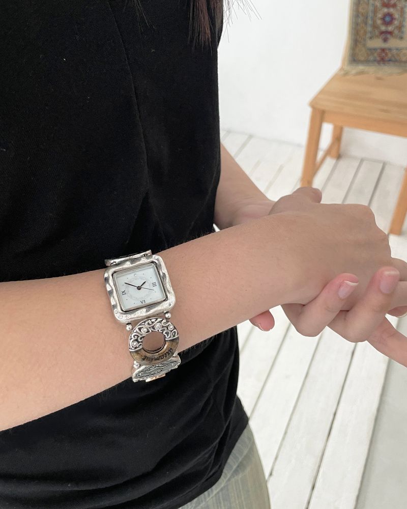 Ornament Dounut Frame Watch