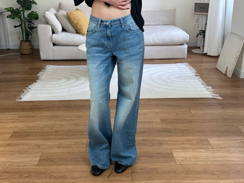 blur wide jeans
