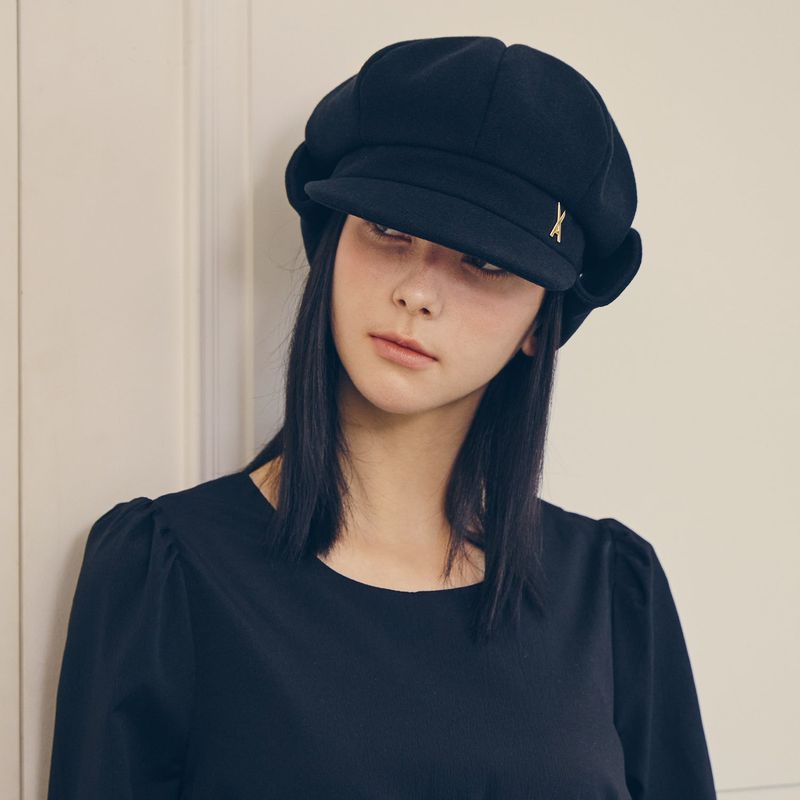 VA Stud Fly Newsboy Cap / Black