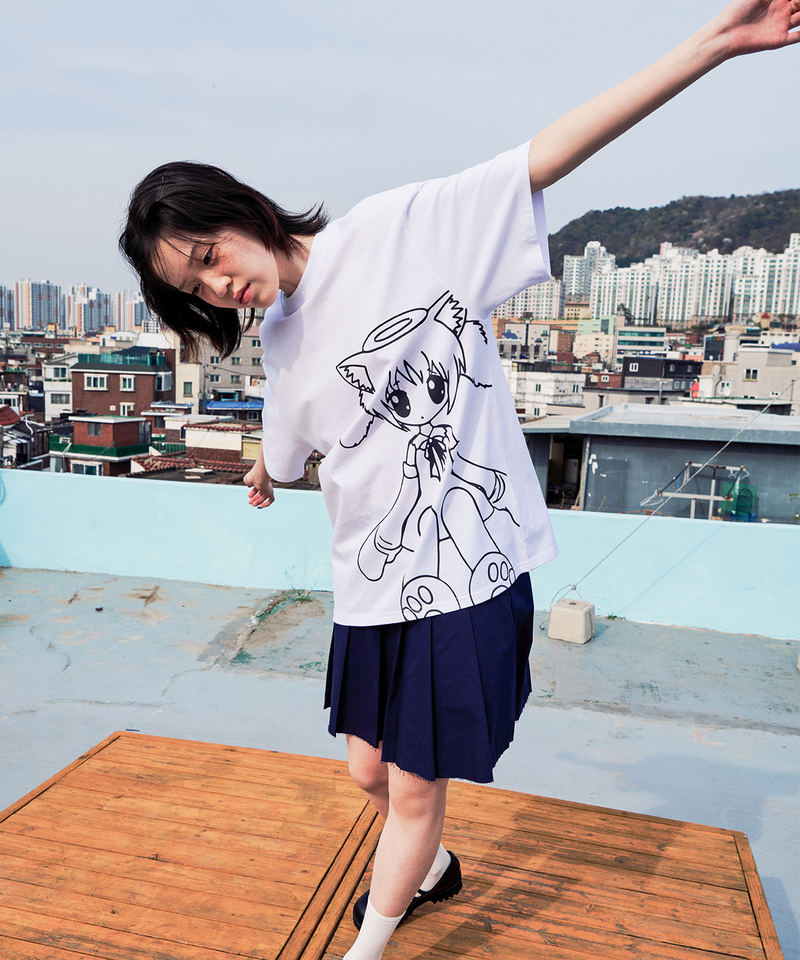 ITZAVIBE（イッザバイブ）の「CAT GIRL T SHIRT - WHITE（Tops）」