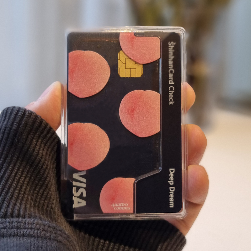 quattrocomma（クアトロコンマ）の「ピーチMagSafeトランスペアレントカードウォレット（スマホグッズ/小物）」