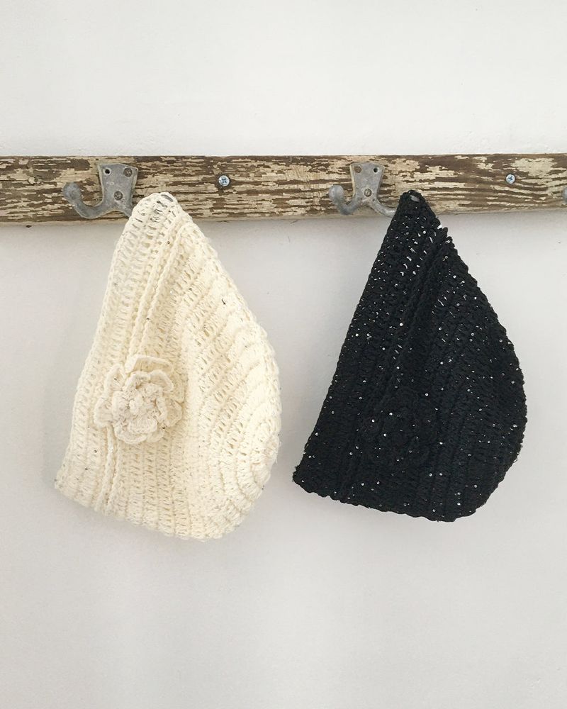 Drbin Flower Pendant Knit Beanie