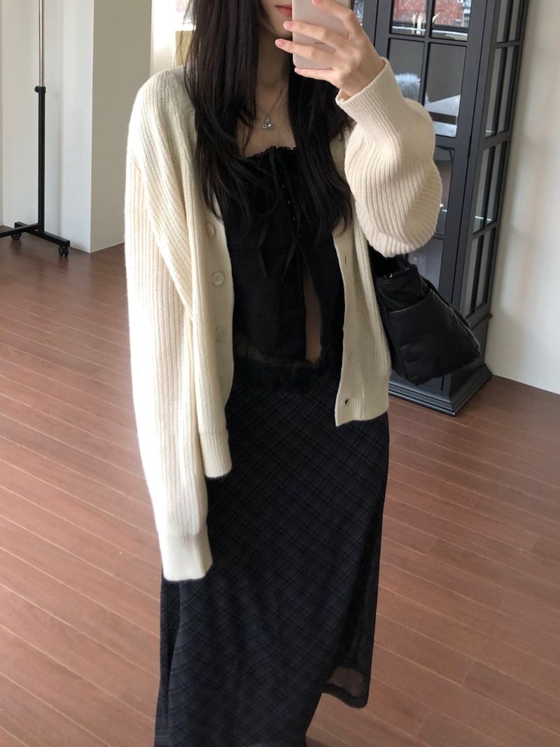 V-knit cardigan (2 colors)