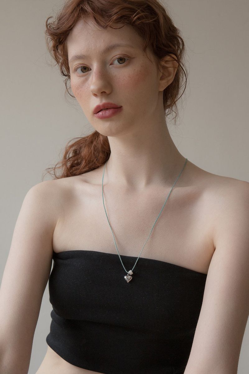 Heart point melange string necklace