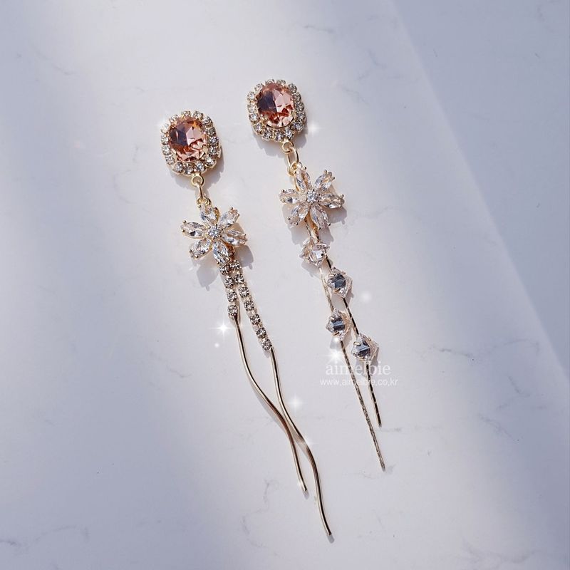 Diamond Petals Earring - Peach Pink