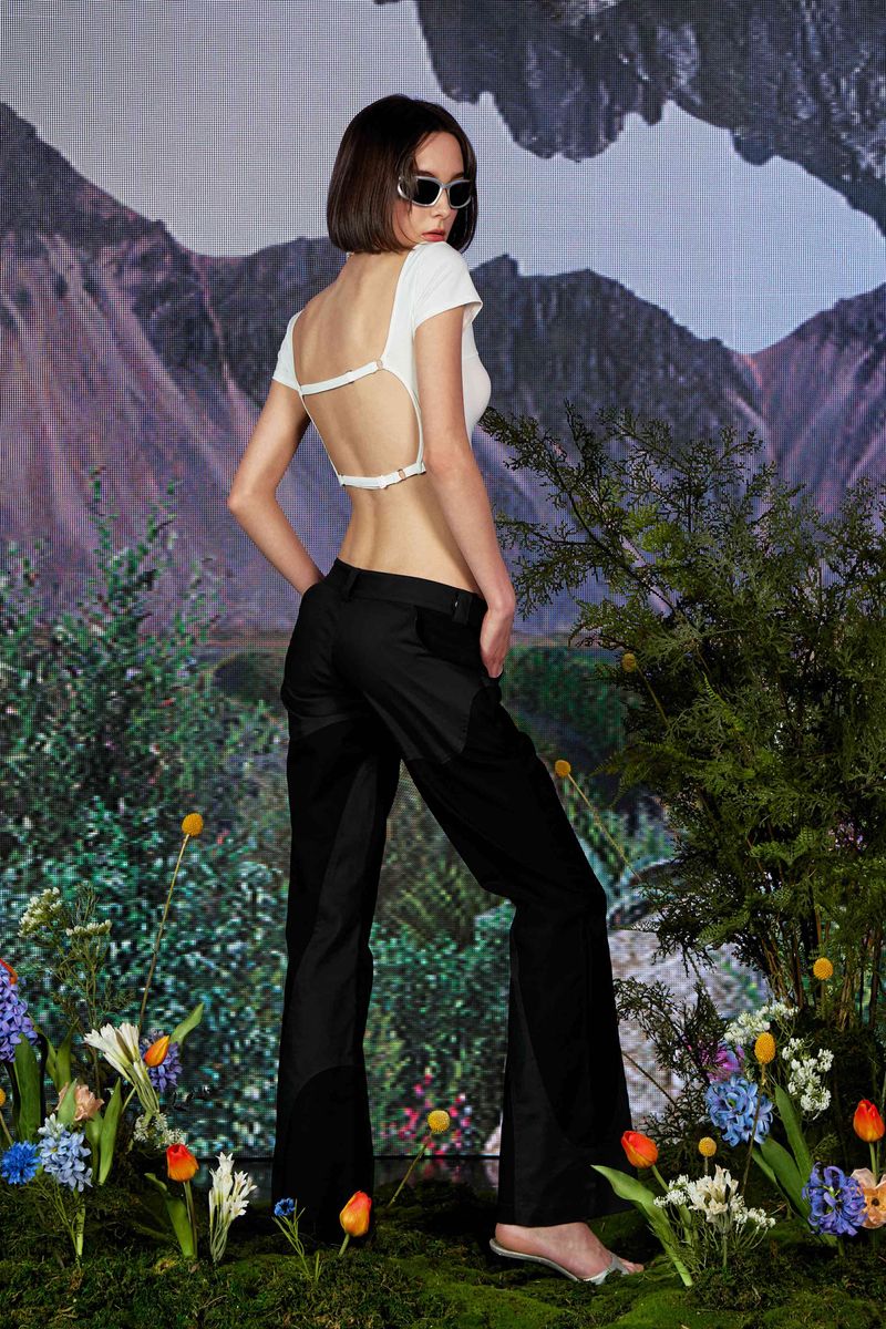 Romanticize Balckless Top WHITE