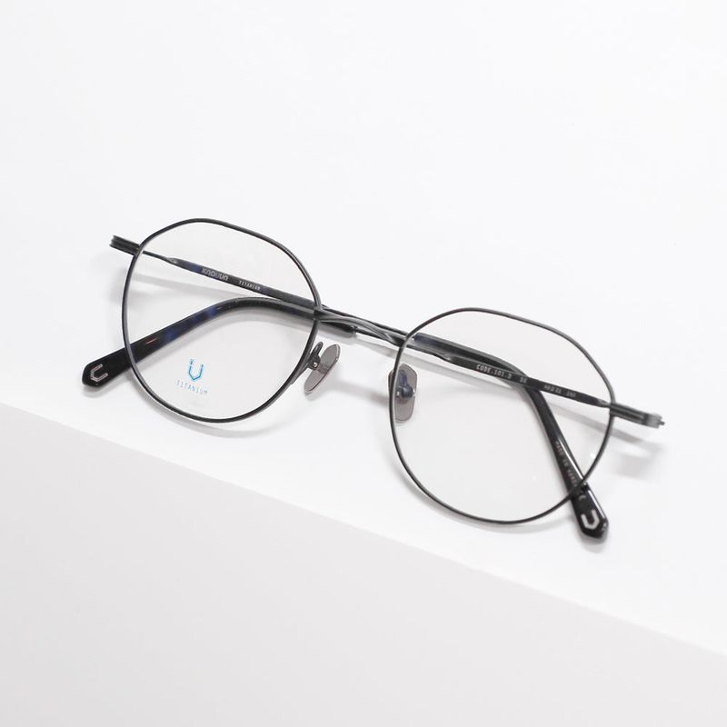 Knouun Round titanium glasses CODE. 101. D Black
