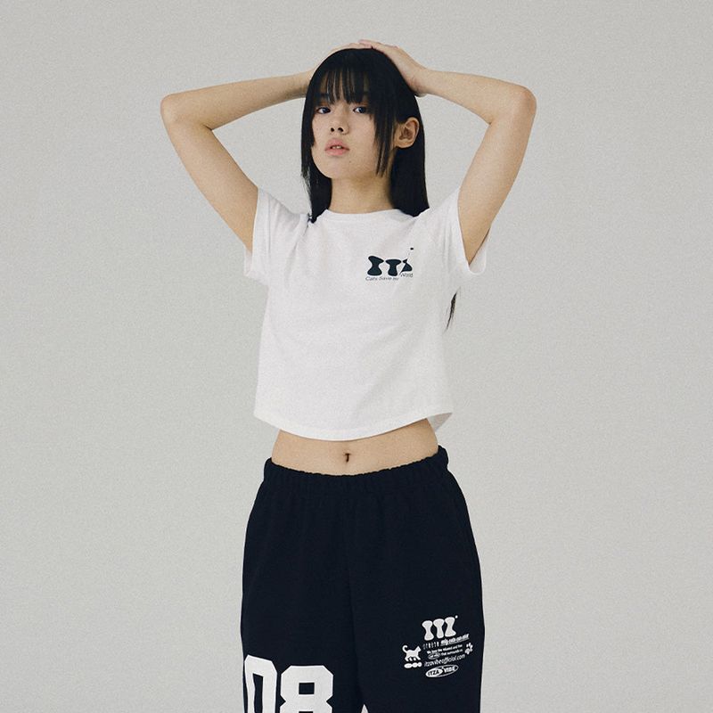 ITZ MINI LOGO CROP T SHIRT - WHITE