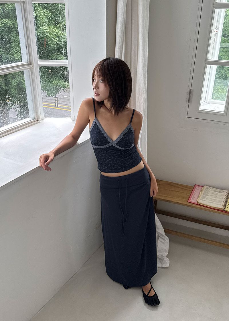 FLORAL LACE SLEEVELESS