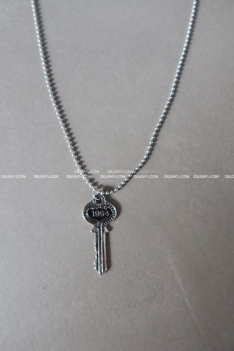 KEY Vintage Long Necklace