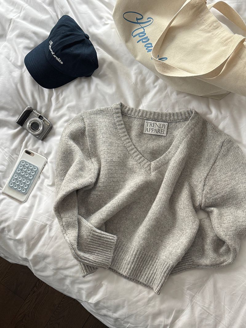 [MADE] FIFTY WOOL V-NECK KNIT