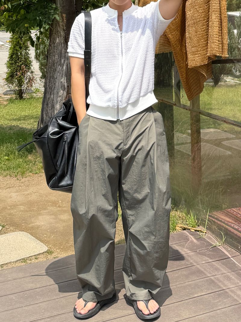 Half-neck punching zip-up cardigan