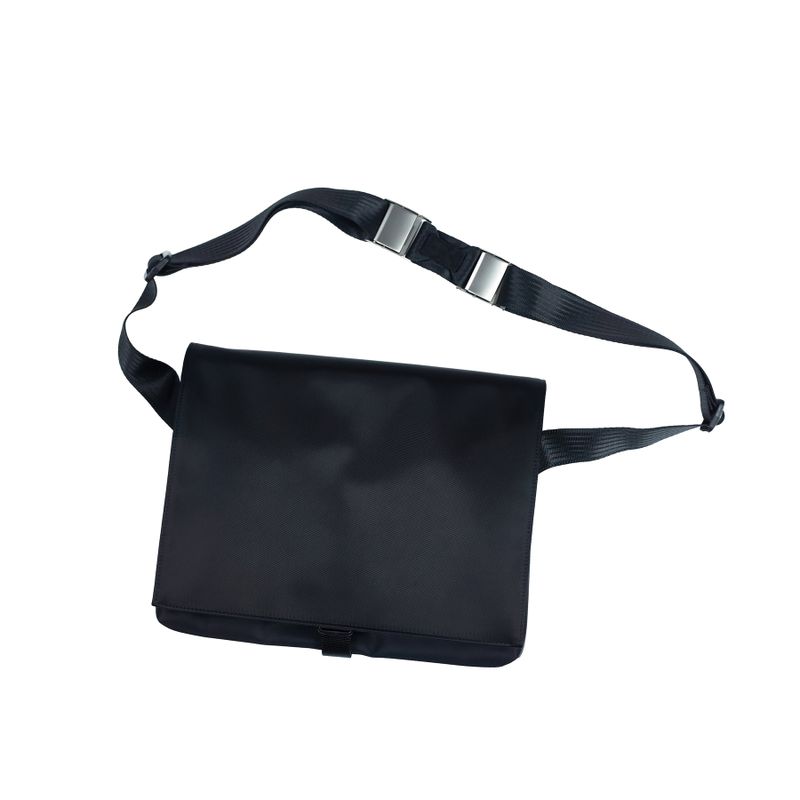 IUGAMAKARAS（イウガマカラス）の「Two Buckle Utility Bag（Bags）」