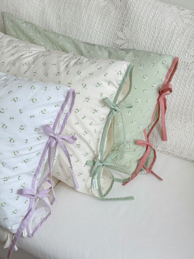 Flo ribbon string pillow cover floral pattern hotel style