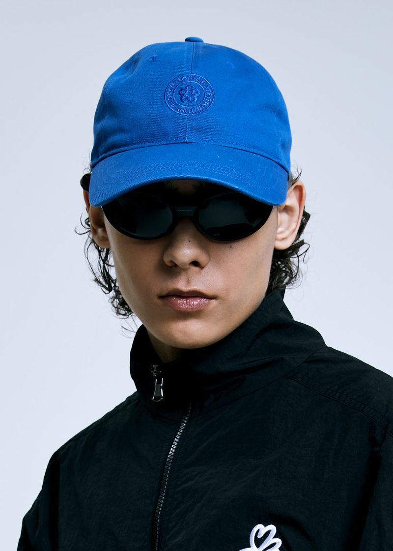   青色キャップ　BTSジョングク着用 ステッチシンボルロゴキャップ_BTS/ジョングク着用 - GRAFFITIONMIND