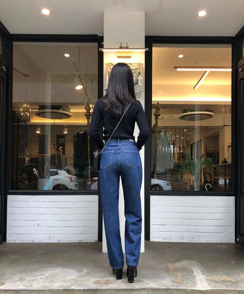 JEON SO MIN SEMI-WIDE FIT STRING POINT DARK DENIM PANTS [17708]