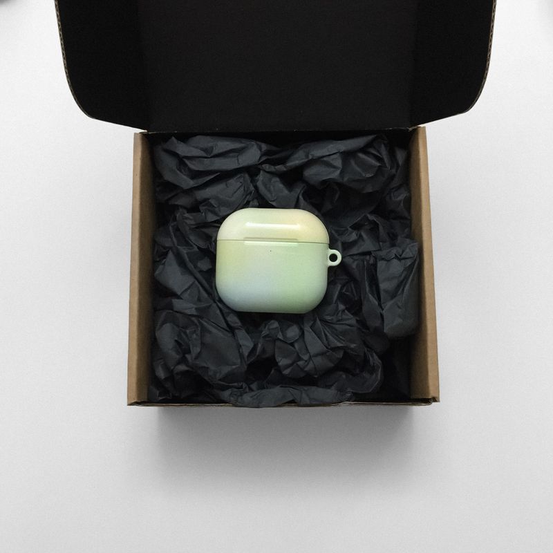 Fuzzy (Airpods case, glossy)