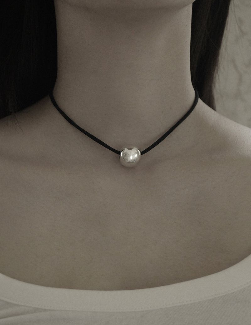 ANDEZVOUS(アンデビュー)の「GLOBE STRING NECKLACE(Accessories)」