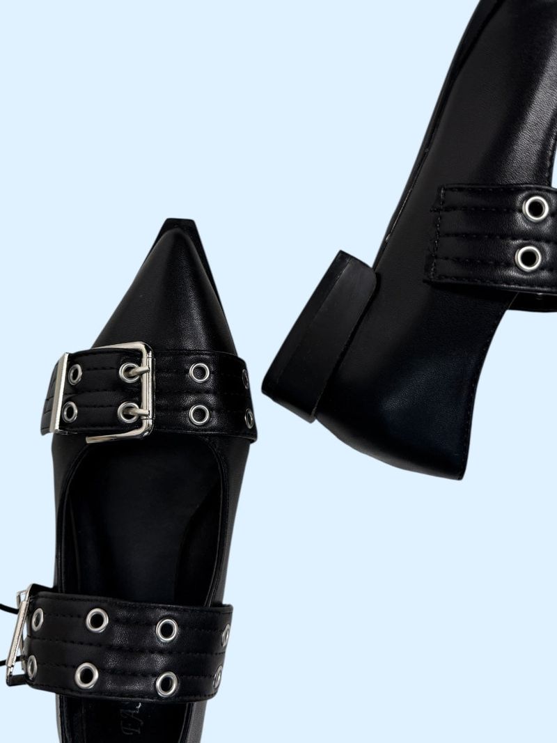 pointed buckle belt shoes