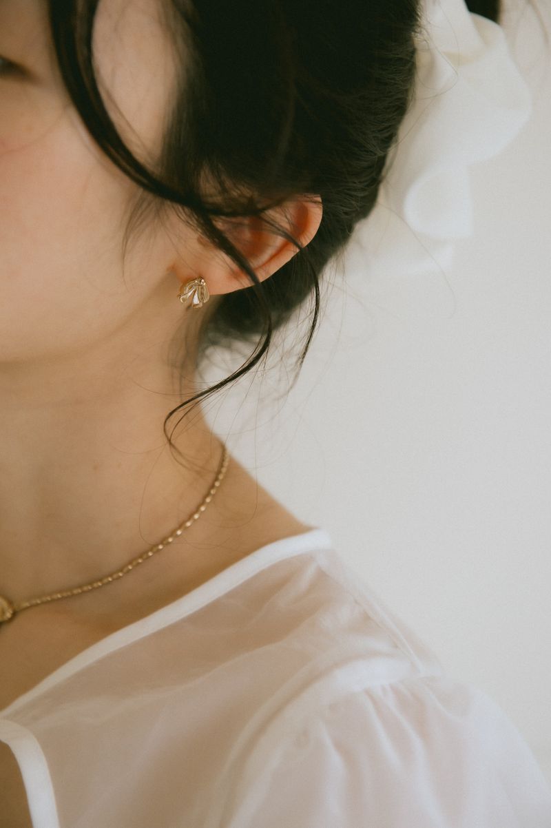 [MADE] Tiny ribbon earring (14k gold plated)