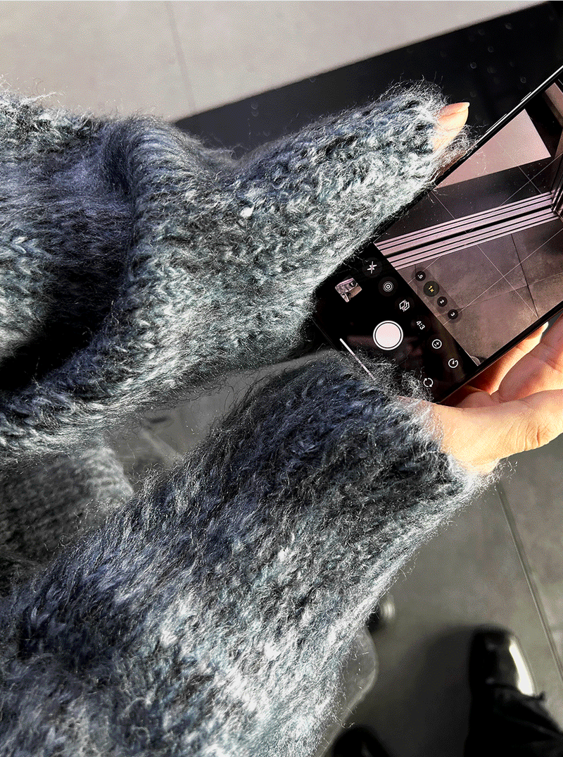 Two-tone brush round knitwear