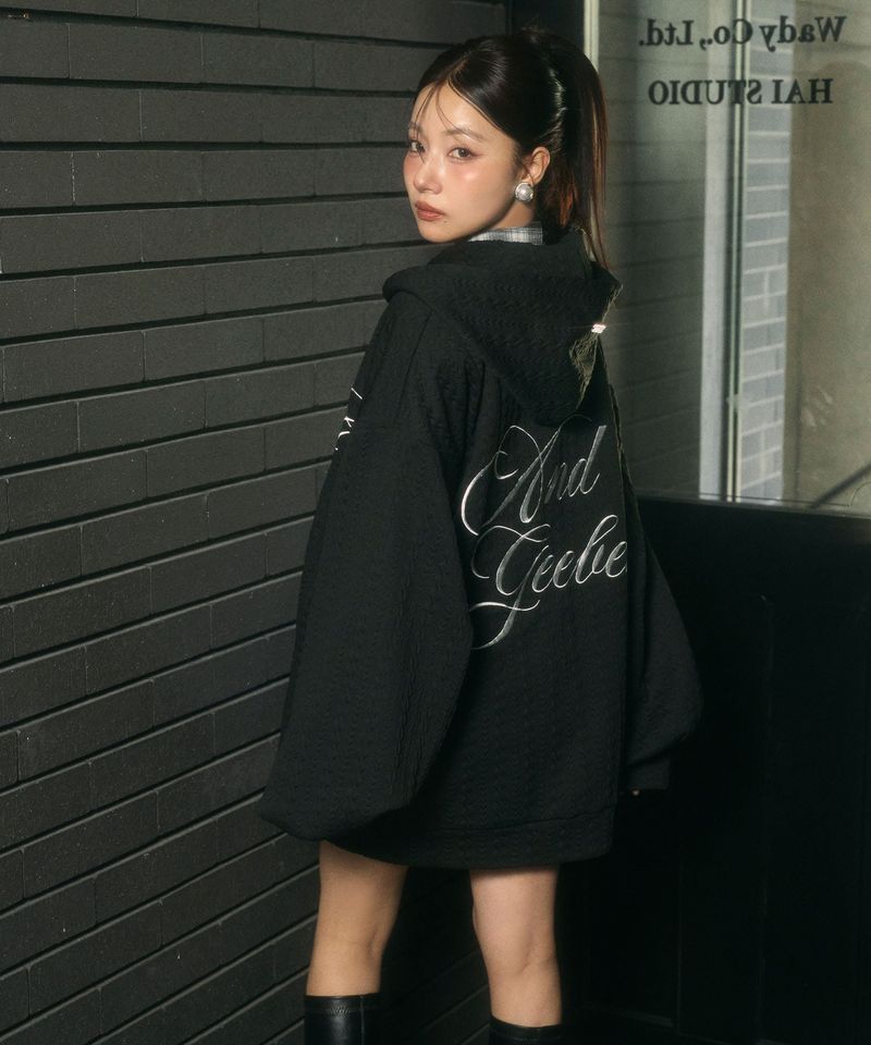 ANDGEEBEE（アンジービー）の「UNISEX カットケーブルジップパーカー（Tops）」