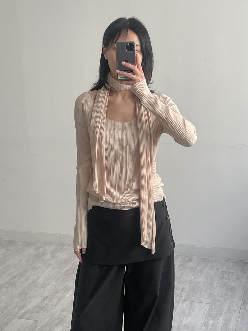 INCHANT ME（インチャントミー）の「[Muffler set] Pleats U-neck Long Sleeve T-shirt（Tops）」