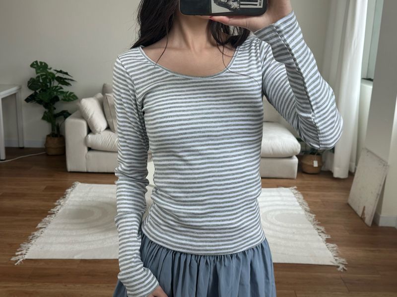 slim stripe u neck tee