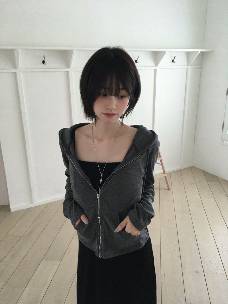 unbutty（アンバティ）の「[7colors] デア スリム フーディー ジップアップ（トップス）」
