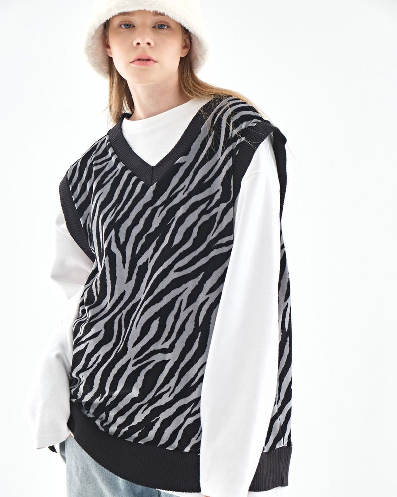 VELVET KNIT VEST