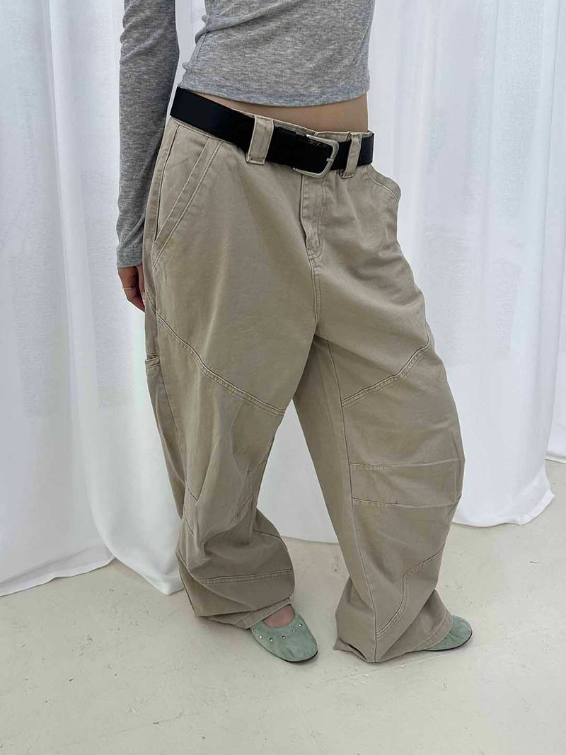 MUZESEOUL（ミューズソウル）の「Sand dyeing curved cotton pants(3color)（Pants）」