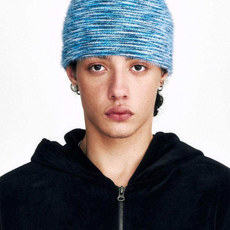 Soft Hairy Gradation Beanie Blue & Navy
