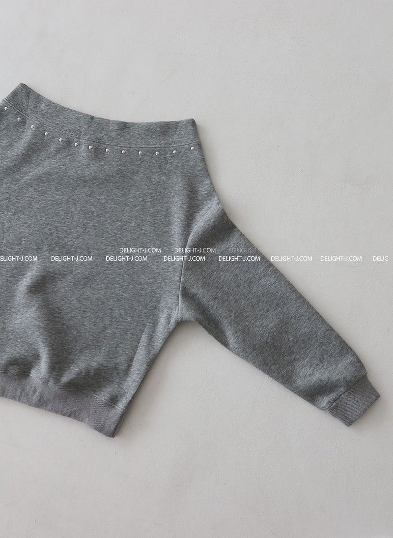 Ball stud off-shoulder sweatshirt