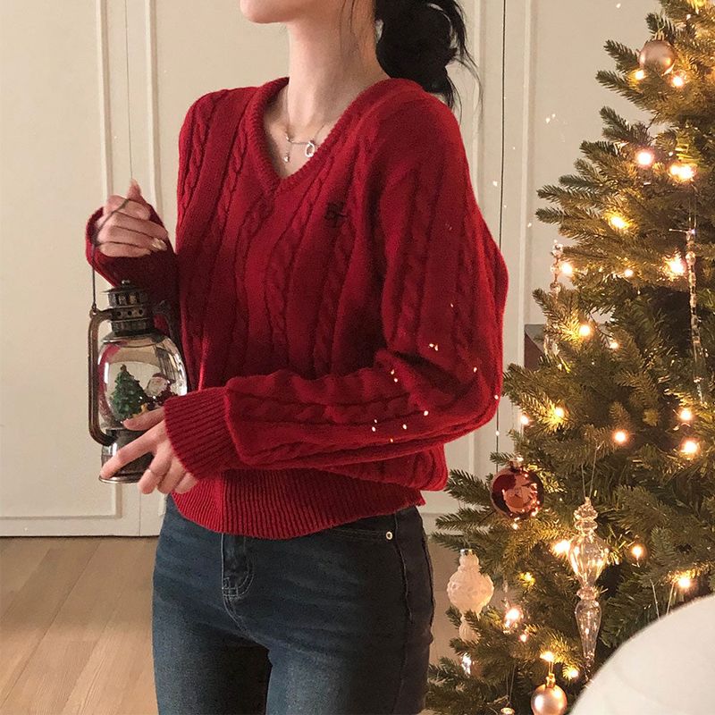 [BELLIDE MADE] Crayon Twisted V-neck Embroidered Cable Knit