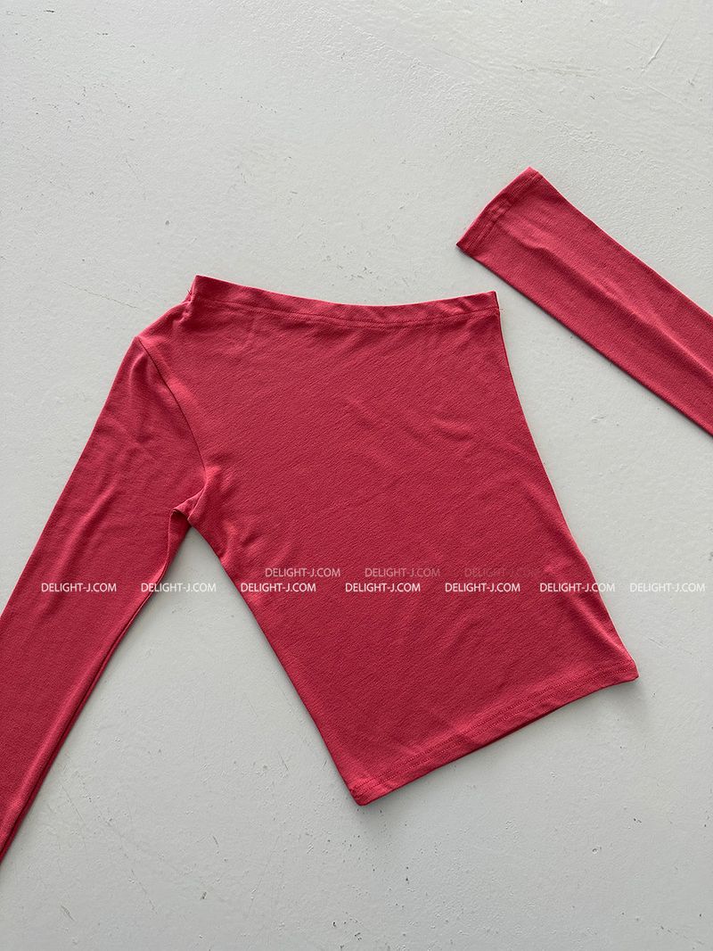 Unbalanced Off-Shoulder Warmer SET T-Shirt