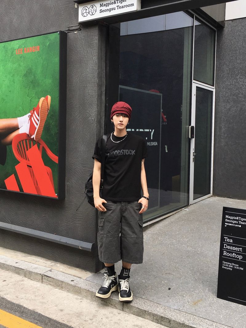 Stock Semi-Crop Short-Sleeve T-Shirt 4C