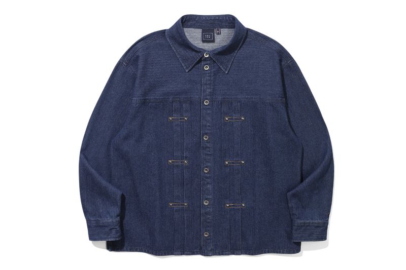 RIVET DENIM TRUCKER JACKET