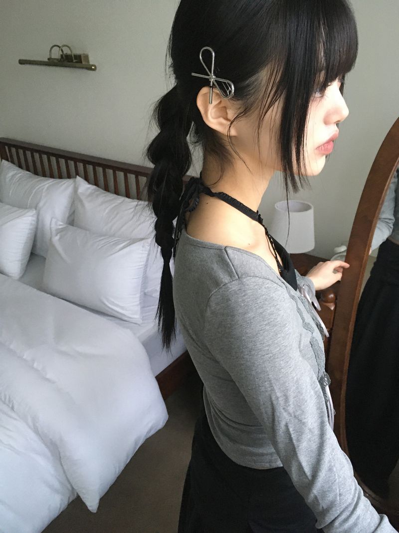 WONDER WONDER（ワンダーワンダー）の「ムービングバレエコアシルバーリボンヘアピン（ヘアアクセサリー）」