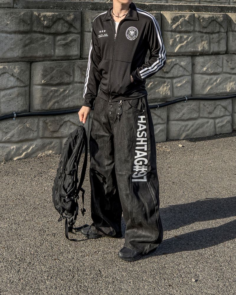 Vector graphic wide denim pants